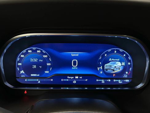 Used 2023 Chevrolet Suburban Z71 w/ Luxury Package image 30