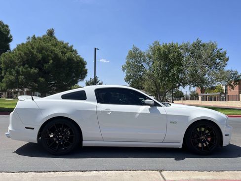 Used 2013 Ford Mustang GT Premium w/ Security Pkg RWD image 6