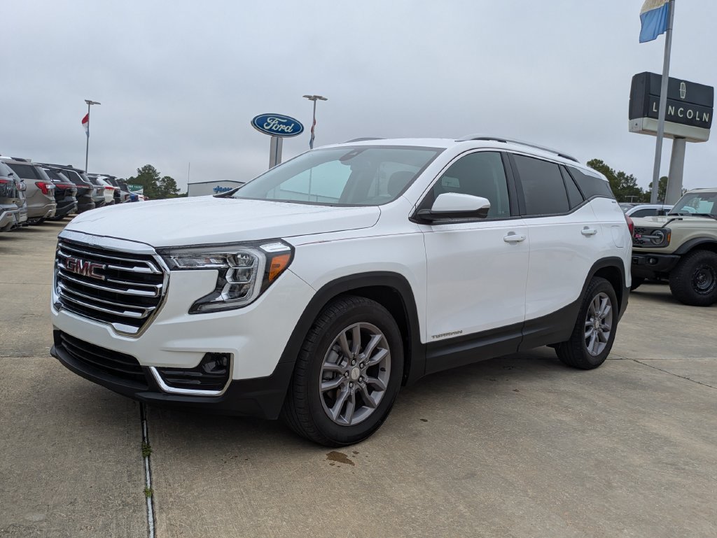 Used 2023 GMC Terrain SLT w/ Infotainment Package II FWD image 1
