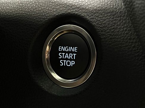 Used 2026 Toyota Corolla SE FWD image 19
