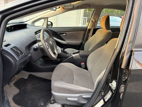 Used 2014 Toyota Prius Two FWD image 5
