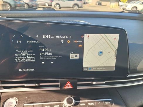 Used 2025 Hyundai Elantra SEL FWD image 24