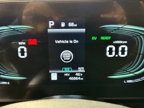 Used 2023 Kia Niro SX Touring image 14