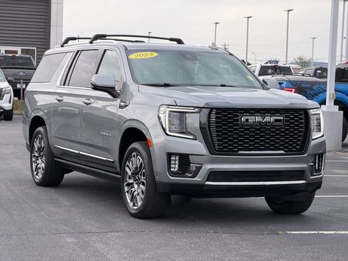 Used 2023 GMC Yukon XL Denali Ultimate AWD/4WD image 2