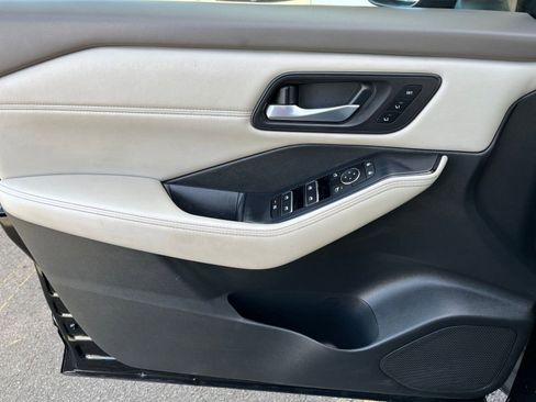 Used 2023 Nissan Rogue SL w/ SL Premium Package image 20