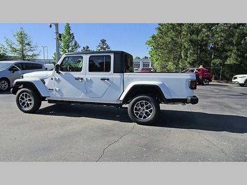 New 2026 Jeep Gladiator Sport AWD/4WD image 28
