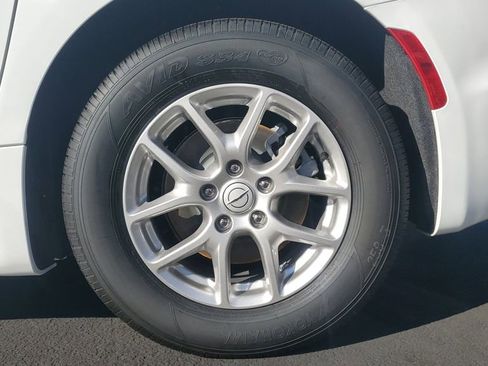 New 2026 Chrysler Pacifica Select image 6