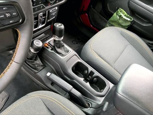 Used 2024 Jeep Wrangler Sport S image 14