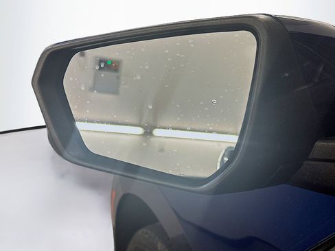 Used 2022 Chevrolet Equinox LT AWD/4WD image 16