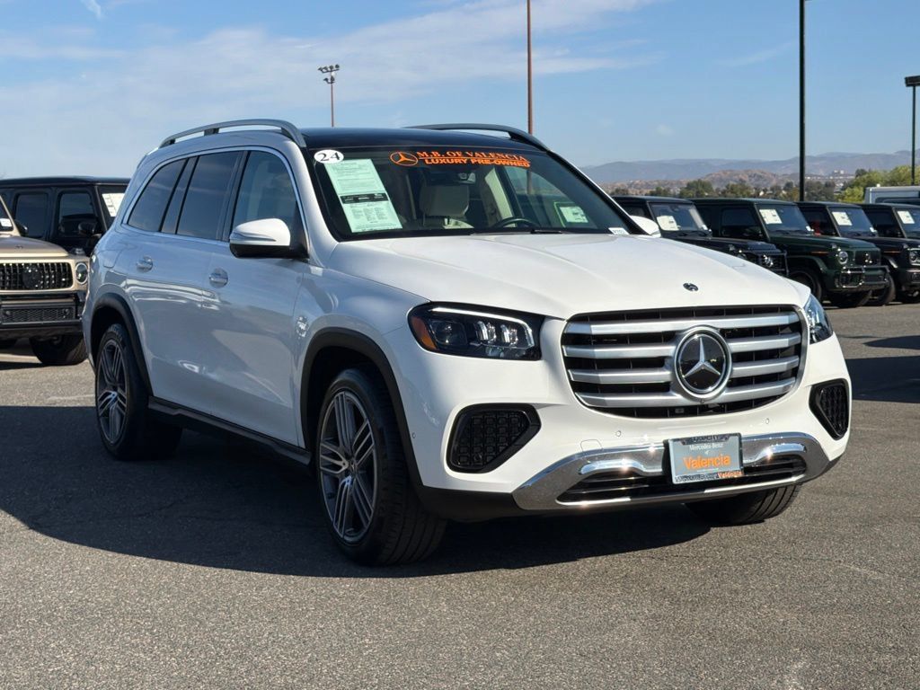 Used 2024 Mercedes-Benz GLS 450 4MATIC image 4