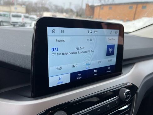 Certified 2022 Ford Escape SEL image 12