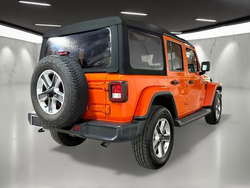 Used 2018 Jeep Wrangler Unlimited Sahara image 8