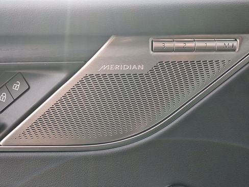 New 2025 Jaguar F-PACE R-Dynamic S image 19