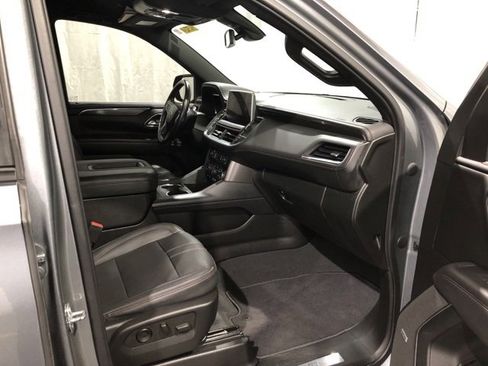 Certified 2022 Chevrolet Suburban RST w/ Sport Performance Package image 13