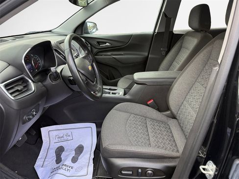 Used 2023 Chevrolet Equinox LT w/ Driver Convenience Package image 12