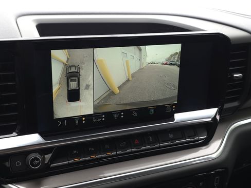 Used 2022 Chevrolet Silverado 1500 High Country w/ Technology Package image 21