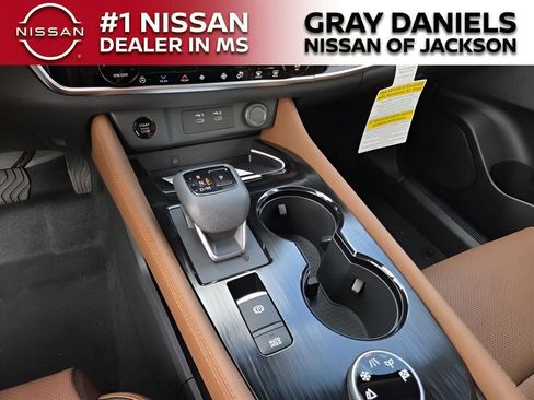 New 2026 Nissan Rogue Platinum w/ Platinum Premium Package image 9