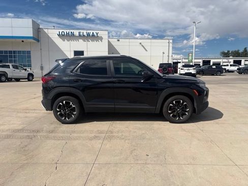 Used 2022 Chevrolet TrailBlazer LT FWD image 4
