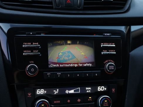 Used 2017 Nissan Rogue Sport SV image 36