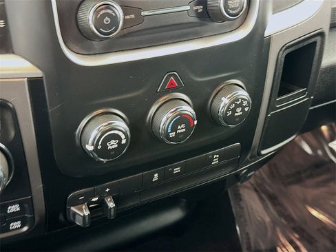 Used 2021 RAM 1500 Classic Warlock w/ Trailer & Traction Group image 15