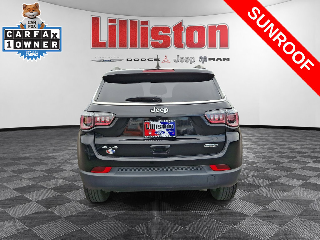 Used 2024 Jeep Compass Latitude w/ Sun and Sound Group AWD/4WD image 5