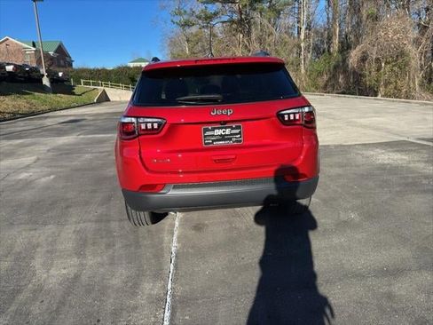 New 2026 Jeep Compass Latitude image 25
