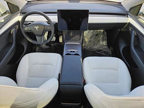 Used 2023 Tesla Model Y Performance image 17