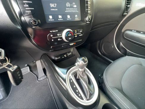 Used 2019 Kia Soul + FWD image 23