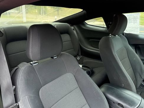 Used 2015 Ford Mustang Coupe RWD image 22