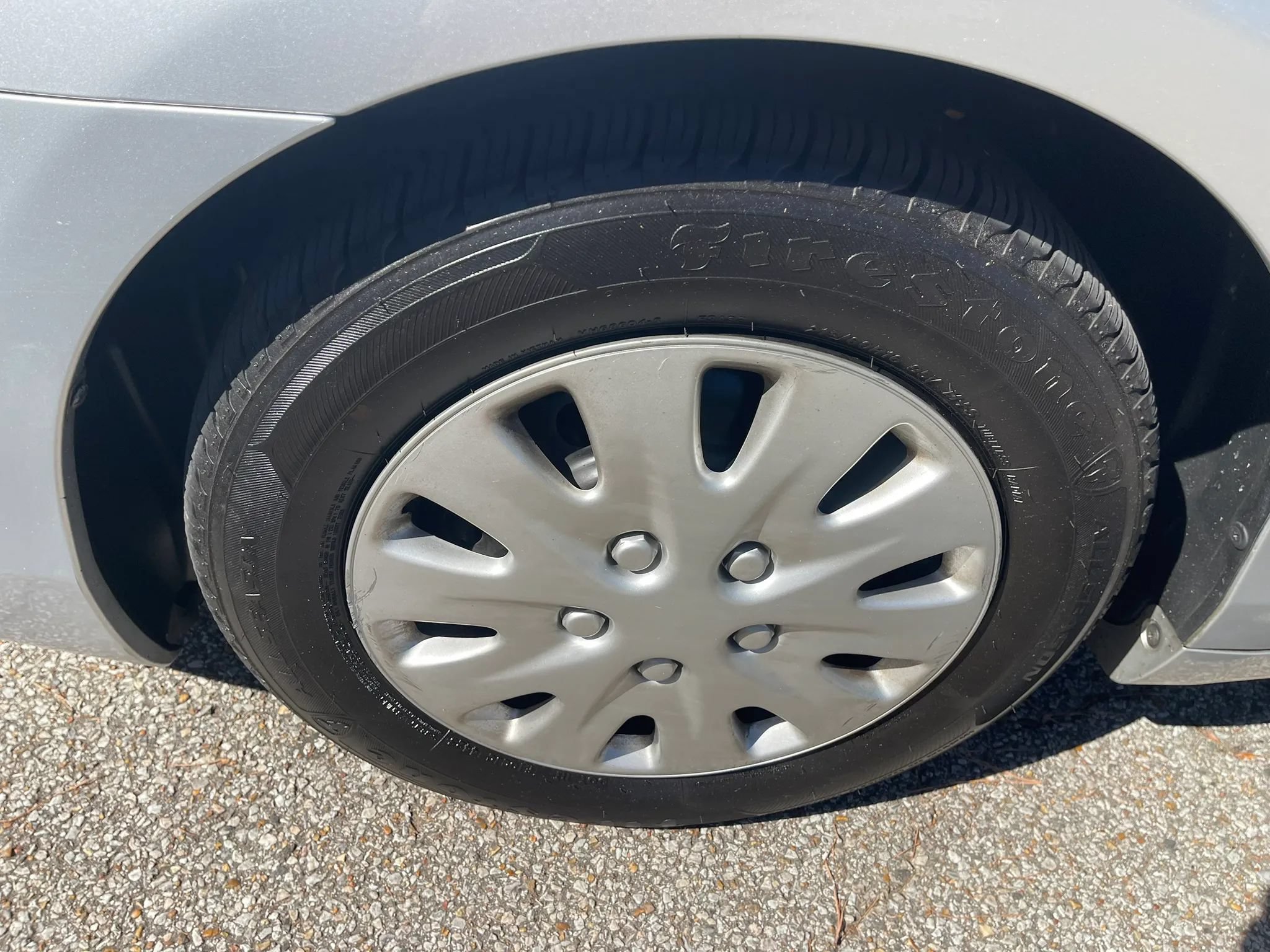 Used 2010 Toyota Camry LE FWD image 9