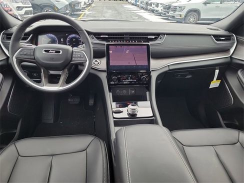 New 2025 Jeep Grand Cherokee L Limited w/ Trailer Tow Package image 24