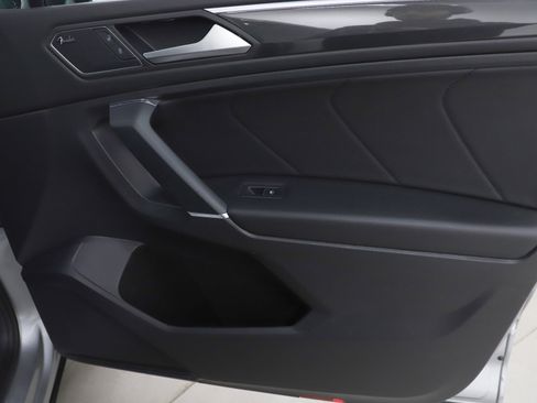 Used 2020 Volkswagen Tiguan SEL Premium R-Line w/ 3rd Row Seat Package image 9