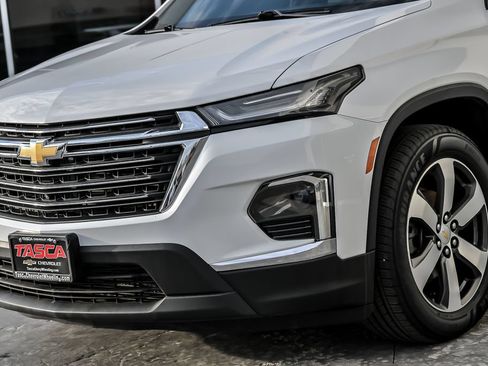 Used 2023 Chevrolet Traverse LT w/ LT Premium Package AWD/4WD image 8