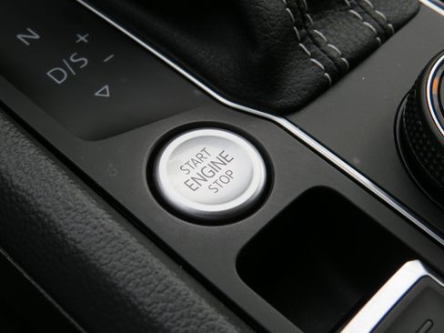 Used 2023 Volkswagen Atlas SEL Premium image 31