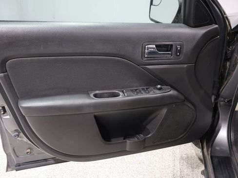 Used 2011 Ford Fusion SE image 12