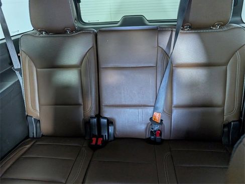 Used 2021 Chevrolet Suburban High Country image 18