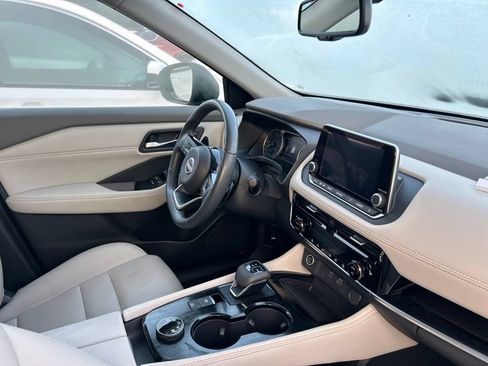 Used 2023 Nissan Rogue SL AWD/4WD image 9