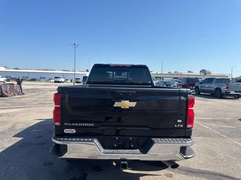 Used 2024 Chevrolet Silverado 2500 LTZ w/ LTZ Convenience Package AWD/4WD image 6