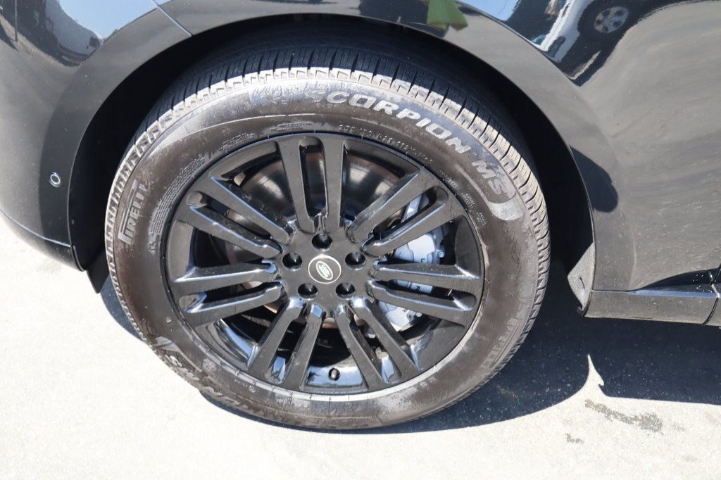 Used 2025 Land Rover Range Rover Long Wheelbase SE AWD/4WD image 14