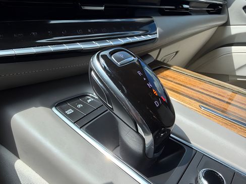 Used 2021 Cadillac Escalade Premium Luxury Platinum AWD/4WD image 62