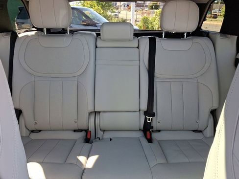 Used 2024 Land Rover Range Rover Sport SE image 13