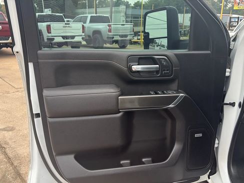 Used 2023 GMC Sierra 2500 AT4 w/ AT4 Premium Plus Package AWD/4WD image 9