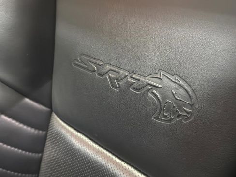 Used 2020 Dodge Charger SRT Hellcat w/ Carbon/Suede Interior Package RWD image 31