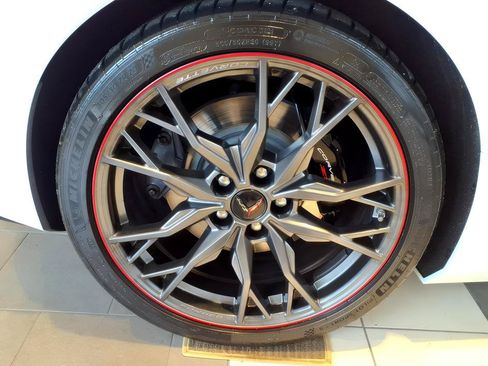 Used 2025 Chevrolet Corvette Stingray Preferred Conv w/ Z51 Performance Package RWD image 7