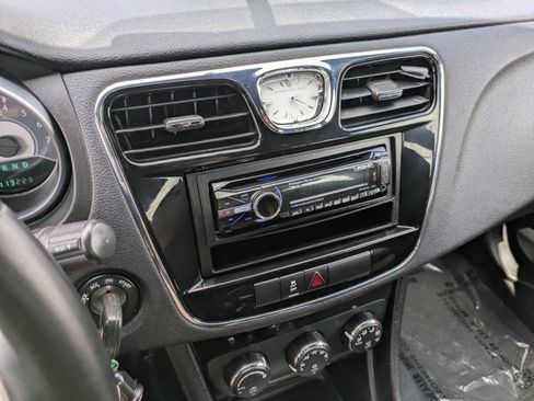 Used 2012 Chrysler 200 Touring FWD image 11
