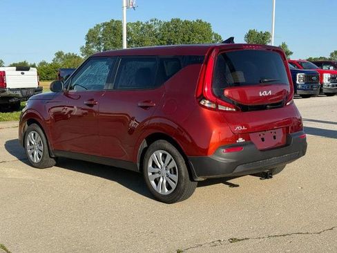 Used 2022 Kia Soul LX FWD image 3