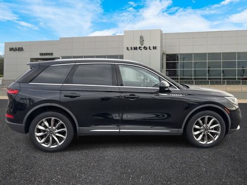 Used 2020 Lincoln Corsair AWD image 2