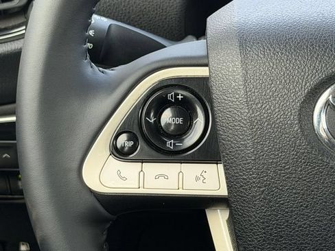 Certified 2018 Toyota Prius Three FWD image 27