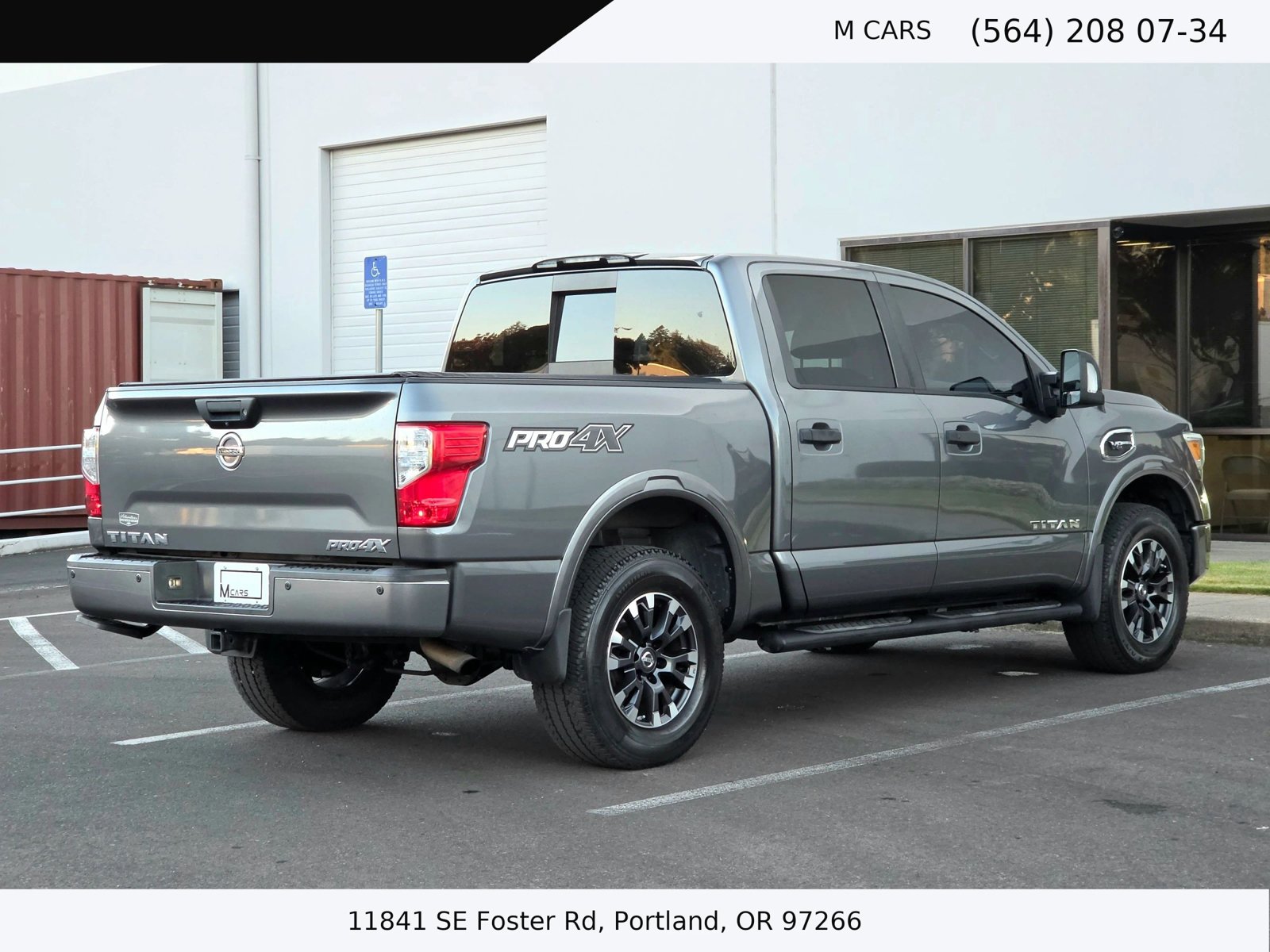 Used 2017 Nissan Titan PRO-4X w/ Pro-4x Convenience Package AWD/4WD image 6