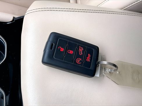 Used 2021 Jeep Grand Cherokee L Limited RWD image 30